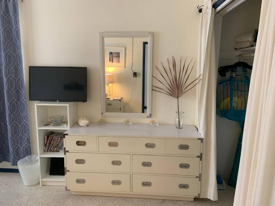 Tropical Classic Retro Florida, Private 2 Bedroom With Location Apartamento
